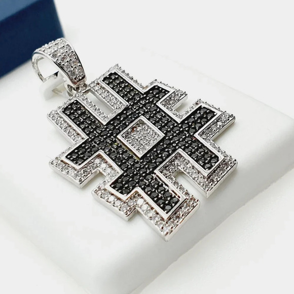 "925 Sterling Silver Plated CZ Pendant, INUS1BR281 - Picture 2 of 9